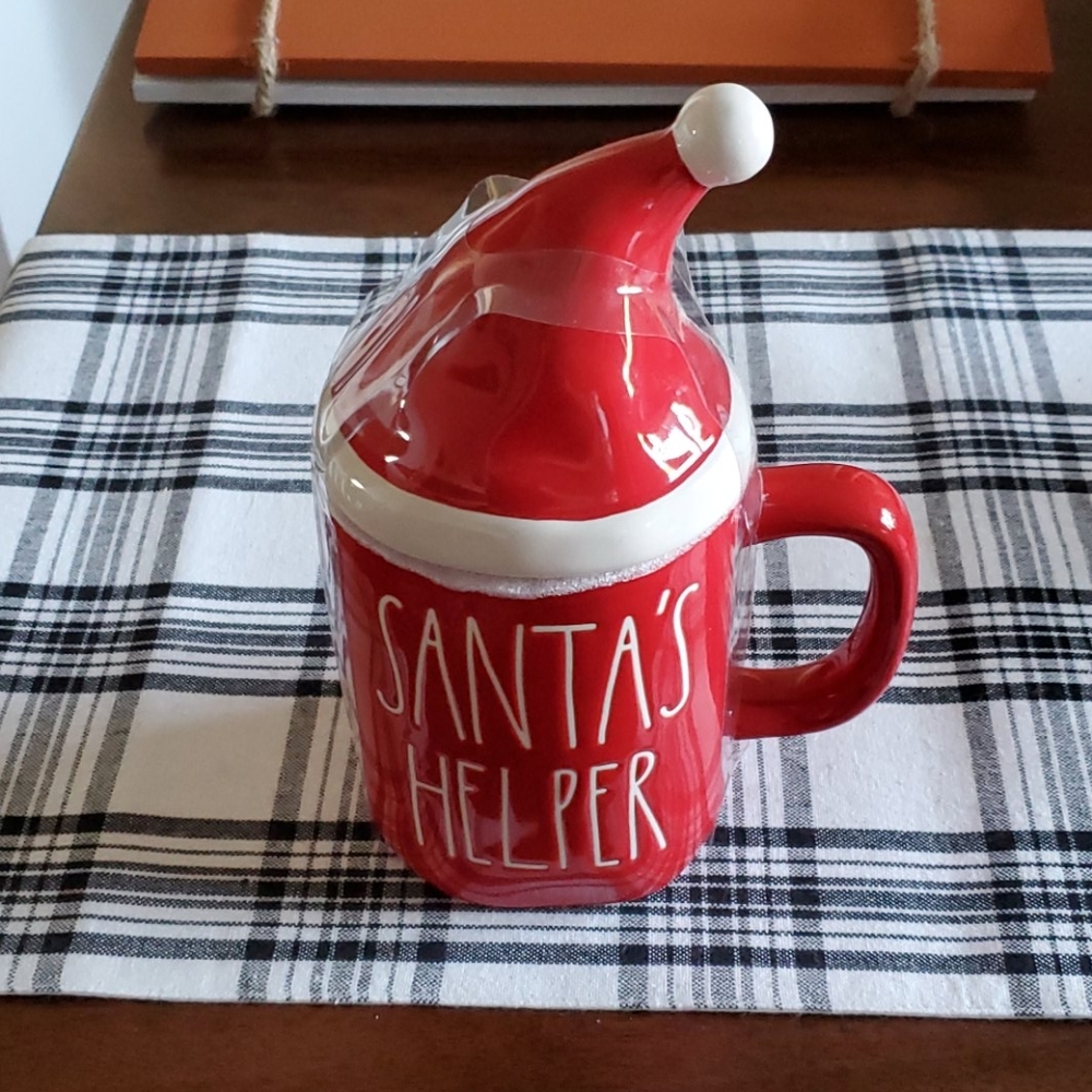 NWT Rae Dunn Santas Helper Mug